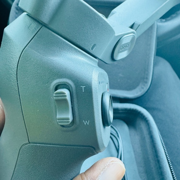 DJI OSMO SMARTPHONE STABILIZER GIMBAL - Picture 5 of 9